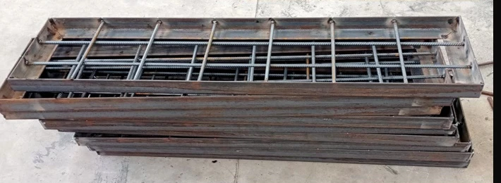 Peldaños y refuerzo en fabricación